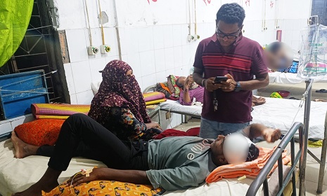 টিকটকে কমেন্ট নিয়ে দুই পক্ষের সংঘর্ষ, আহত ১০