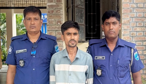 সালথায় ইযাবাসহ মাদক কারবারি গ্রেপ্তার
