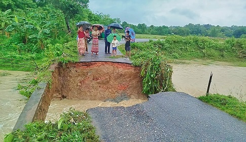 টানা বর্ষণে ধ্বসে পড়ল কালভার্ট, রাজস্থলীর কয়েকটি গ্রামের যোগাযোগ বিচ্ছিন্ন 