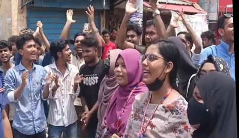 দিনাজপুরে শিক্ষার্থীদের সঙ্গে পরিবহন শ্রমিকদের সংঘর্ষ, আহত ১০
