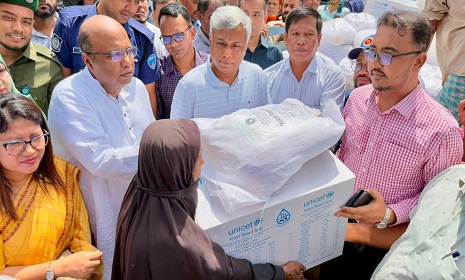 ‘ক্ষতিগ্রস্ত প্রতিটি পরিবারকে সহায়তা দেওয়া হবে’