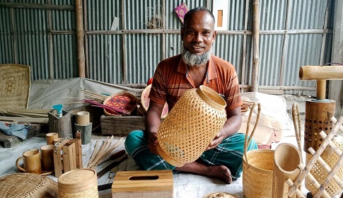 দিনমজুর থেকে ইউরোপের বাজারে সফল উদ্যোক্তা হাজিমুল