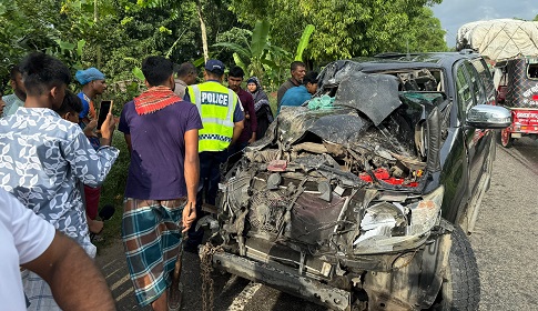 কালুখালীতে ট্রাক-প্রাইভেটকার সংঘর্ষে কৃষি কর্মকর্তাসহ আহত ৬