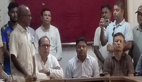 লোহাগড়ায় নবাগত ইউএনওকে শুভেচ্ছা জানালেন বিএনপির নেতৃবৃন্দ 