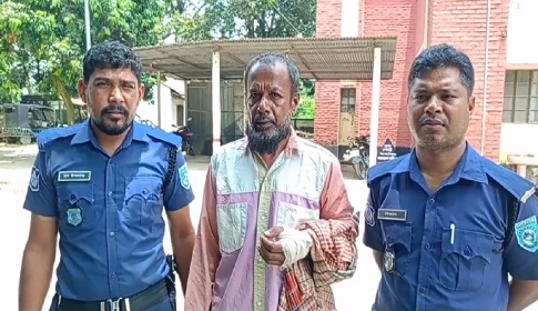 তালাকপ্রাপ্ত স্ত্রীকে পেট্রোল ঢেলে আগুনে পুড়িয়ে হত্যা, সাবেক স্বামী আটক 