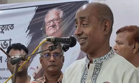‘শেখ হাসিনা দেশে আসুক, গণহত্যার দায় নিয়ে কারাগারে যাক’