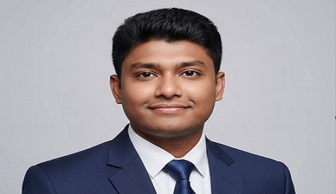 সাংবাদিকতা ও সংগীতচর্চার পাশাপাশি মাস্টার্স পাস করলেন অর্ণব মল্লিক
