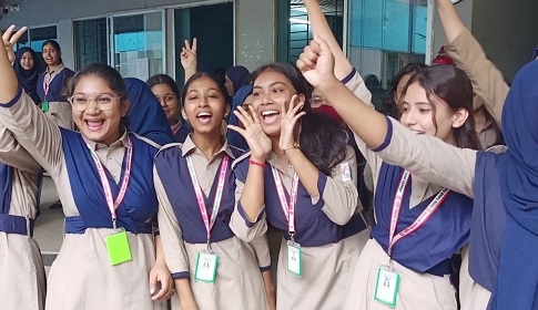 দিনাজপুর বোর্ডে পাসের হার ৫৮.০৫ শতাংশ, এবার ছেলেরা এগিয়ে