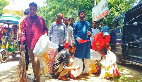 জামালপুর শহর পরিষ্কারে নামলেন মেয়রপ্রার্থী সোহেল রানা