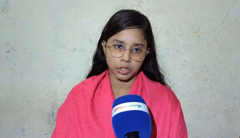 ডাক্তার হওয়ার স্বপ্নে এগিয়ে যাচ্ছে অর্ষা