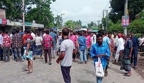 দিনাজপুরে বাসের চাপায় প্রাণ গেল দ্বিতীয় শ্রেণির শিক্ষার্থী সিফা মনির