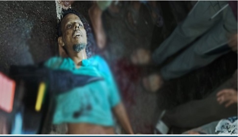 বাবার সঙ্গে বাড়ি ফেরা হলো না দুই শিশুর, ঘাতক ট্রাক কেড়ে নিল বাবার প্রাণ