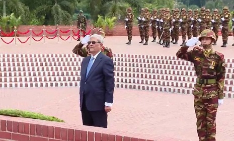 স্মৃতিসৌধে রাষ্ট্রপতির শ্রদ্ধা