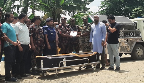 ভারতে অগ্নিদগ্ধ হয়ে নিহত সাতক্ষীরার আলিমুজ্জামান সাজুর দাফন সম্পন্ন