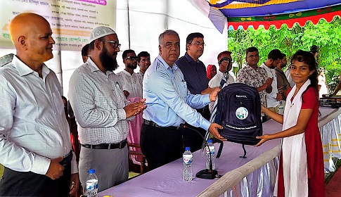 ৮৫৩ শিক্ষার্থীকে শিক্ষা উপকরণ দিল রামপাল তাপবিদ্যুৎ কেন্দ্র