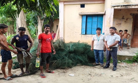 গোপালগঞ্জে ১ হাজার মিটার অবৈধ চায়না দুয়ারী জাল ধ্বংস 
