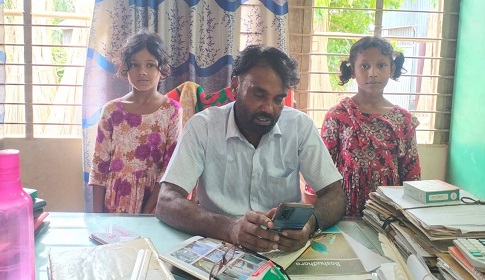 সংবাদ প্রকাশের পর স্কুলে ফিরল কেয়া–আয়শা, পাশে দাঁড়ানোর আশ্বাস প্রশাসনের