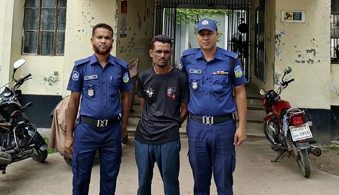 ঈশ্বরগঞ্জে মেয়েকে ধর্ষণের অভিযোগে বাবা গ্রেফতার
