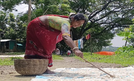 মাছের আঁশ বিক্রি করে জেলে পরিবারের সদস্যদের বাড়তি আয়-রোজগার 