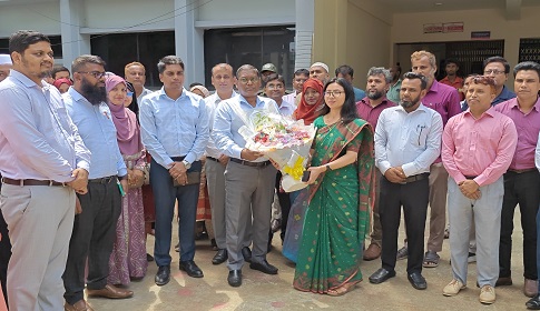 বিভাগীয় কমিশনারের ফুলপুর পরিদর্শন ও প্রকল্প উদ্বোধন 
