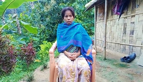 স্তন ক্যানসারে ধুঁকছেন দুই সন্তানের জননী সামাথুই মারমা