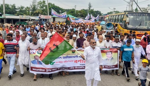 ‘আ.লীগের নেতারা বিদেশে এসি রুমে ঘুমিয়ে দেশের নেতাকর্মীদের উস্কানি দিচ্ছেন’ 