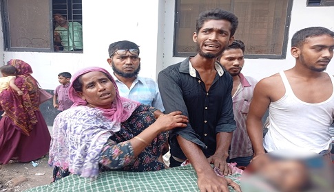 নড়াইলে আধিপত্য বিস্তার করাকে কেন্দ্র করে ভ্যানচালককে কুপিয়ে হত্যা 