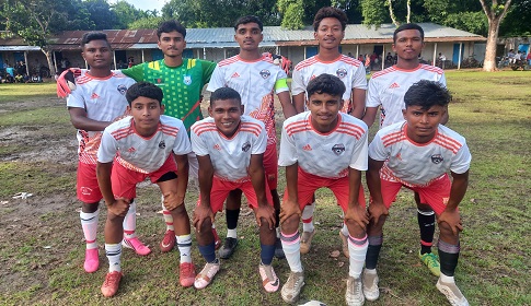 পঞ্চগড় শিশু-কিশোর ফুটবল টুর্নামেন্টের শেষ কোয়াটারে বিজয়ী টুকু ফুটবল একাডেমি 