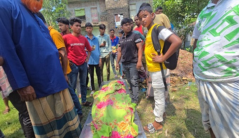 কলাপাড়ায় বাস চাপায় ছয় বছরের শিশুর মৃত্যু 