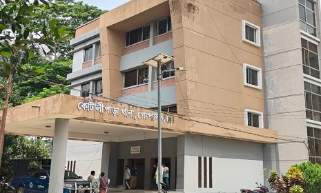 কোটালীপাড়ায় পুকুর থেকে যুবকের লাশ উদ্ধার 