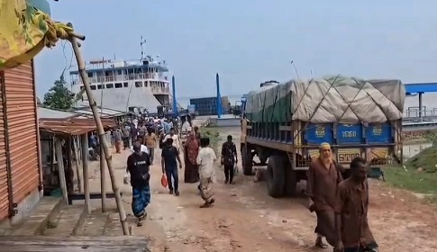 ধাওয়াপাড়া-নাজিরগঞ্জ নৌরুটে ১৬ দিন পর ফেরি চলাচল স্বাভাবিক 