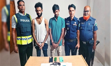 ঈশ্বরদীতে রিভলবার ও ৪০০ পিস ইয়াবাসহ গ্রেপ্তার ২