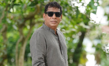 ‘আভিজাত্য পোশাকে নয়, প্রকাশ পায় ব্যক্তিত্বে’