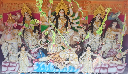 ৩৫ হাজার মুক্তায় নান্দনিক ‌‘দুর্গা’ দর্শনার্থীদের বিশেষ আকর্ষণ 