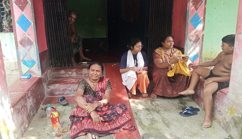 একই পরিবারের চার সদস্যকে অজ্ঞান করে টাকা ও গহনাসহ সাত লাখ টাকার মালামাল চুরি