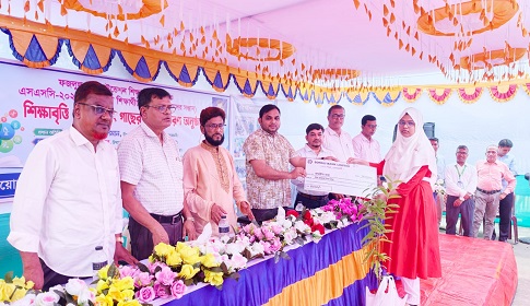 সুবর্ণচরে কৃতি শিক্ষার্থীদের শিক্ষাবৃত্তি প্রদান