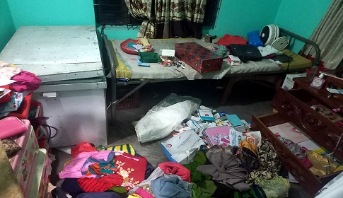 চাটমোহরে হাসপাতাল কোয়ার্টারে গ্রিল কেটে দুঃসাহসিক চুরি