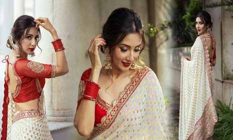 ‘পূজার সময় উপহার যেমন পাই, আবার উপহার দিতেও হয়’