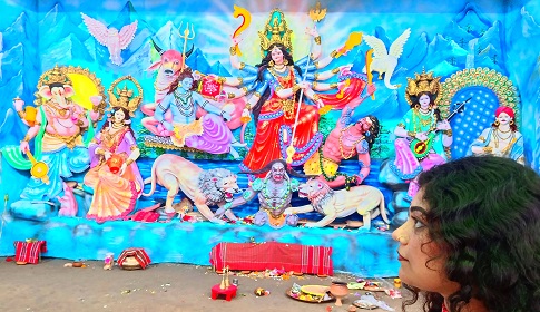 টাঙ্গাইলে ১৩৫৭টি মণ্ডপে দেবী দুর্গার অনিন্দ্য সুন্দর রূপ দ্যুতি ছড়াচ্ছে 