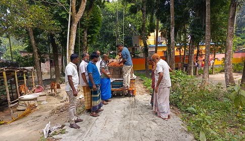 নিজ উদ্যোগে রাস্তা সংস্কার করে দিলেন যুবদল নেতা নুরুল ইসলাম 
