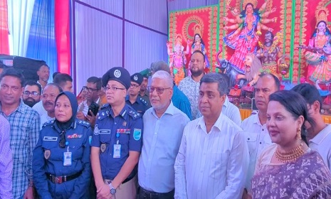ধর্মীয় ভাবগাম্বীর্যে মধ্য দিয়ে ধামরাইয়ে মহাঅষ্ঠমি পূজা অনুষ্ঠিত 