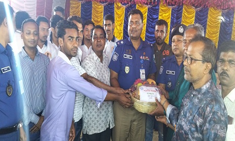 সোনাতলায় দুর্গামন্দির পরিদর্শনে পুলিশ সুপার, নিরাপত্তা নিশ্চিতে তৎপর আইনশৃঙ্খলা বাহিনী