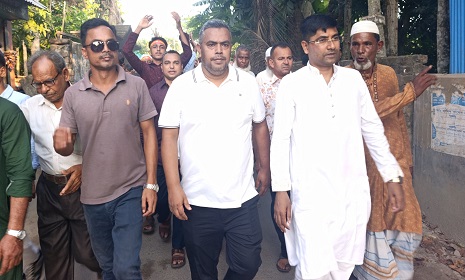 চেয়ারম্যান প্রার্থীর শোডাউন ও পূজা মন্ডপ পরিদর্শন 