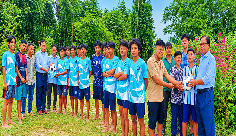 কাপ্তাইয়ে তারুণ্যের দীপ্ত পায়ে ক্রীড়ার আলো ছড়াচ্ছেন সমাজসেবক অজিত কুমার তঞ্চঙ্গ্যা