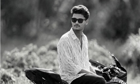 মোটরসাইকেল থেকে ছিটকে পড়ে ট্রাকচাপায় মাদ্রাসা শিক্ষার্থী নিহত