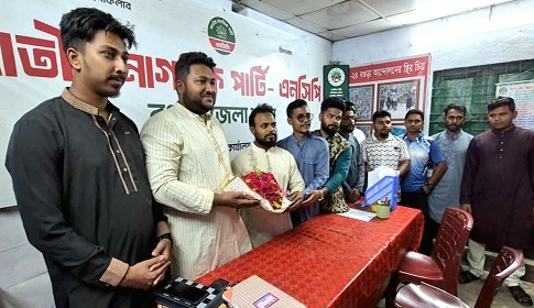 বগুড়ায় শিবিরের অর্ধশতাধিক নেতাকর্মীর এনসিপিতে যোগদান