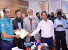 হাসিনা ও সাবেক সিইসিদের বিরুদ্ধে বিএনপির মামলা