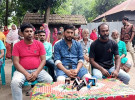 আসামি হয়েও প্রকাশ্যে করলেন সংবাদ সম্মেলন মানববন্ধন