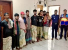 নিষেধাজ্ঞা অমান্য করে পদ্মায় মাছ শিকার, ৯ জেলে আটক 
