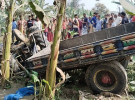 দিনাজপুরের ফুলবাড়ীতে ট্রাক্টর উল্টে চালক নিহত 